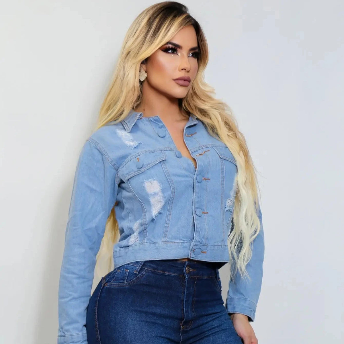 Jeans Rasgada Feminina Azul Claro Botão Envelopado