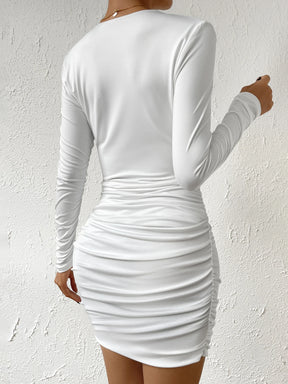 Vestido Romance Clássico Branco Mangas Longas